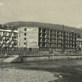 Цветной бульвар - 32. 72-квартирный дом по улице Чайковского с помещениями детской поликлиники и молочной кухней. Сочи, 1964 г. МКУ «Архив г. Сочи». Фотоальбом А-60. Фото 49.