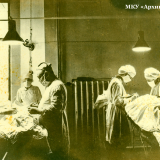 Сочи - госпиталь - 6. Оперирует профессор Н.И.Агапов. Э/г № 2124. Сочи, 1943 г. МКУ «Архив г. Сочи». ФДК. Оп. 1. Ед. Хр. 3569.